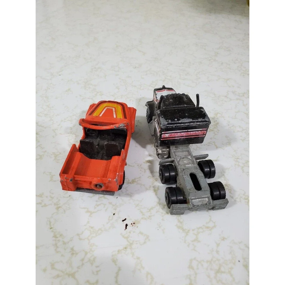 Vintage Yatming Diecast Toy Cars Lot of 2 Kenworth Diesel Orange Jeep